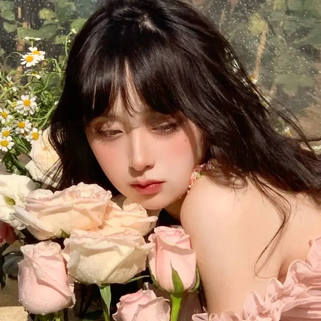 粉色系又甜又仙招桃花的女生头像