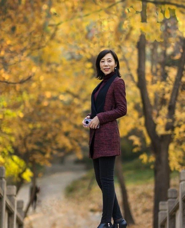 40岁女人可以美得很高级,学会这4种单品,时尚其实很简单