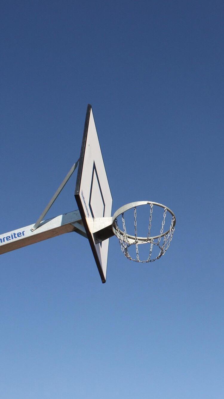 有没有好看的篮球场的壁纸推荐一下