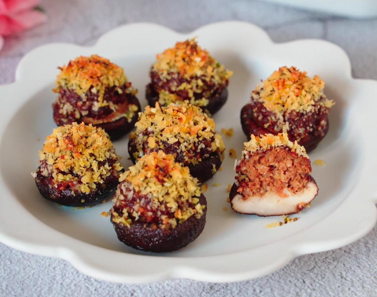 烤箱食谱酥烤蘑菇酿肉