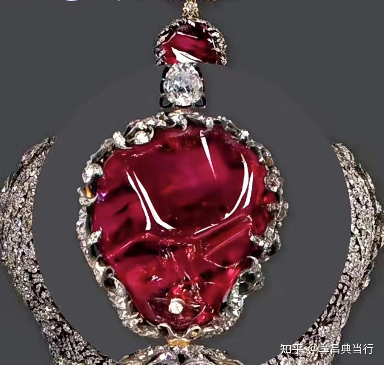 俄国皇室灵感：Chaumet Promenades Impériales 白金项链 | iDaily Jewelry · 每日珠宝杂志