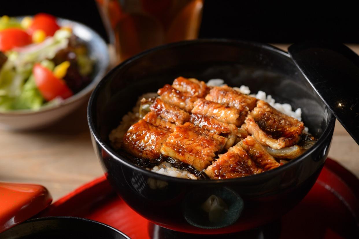 一口入魂！出口日本的蒲烧鳗鱼，3分钟加热即食！__财经头条