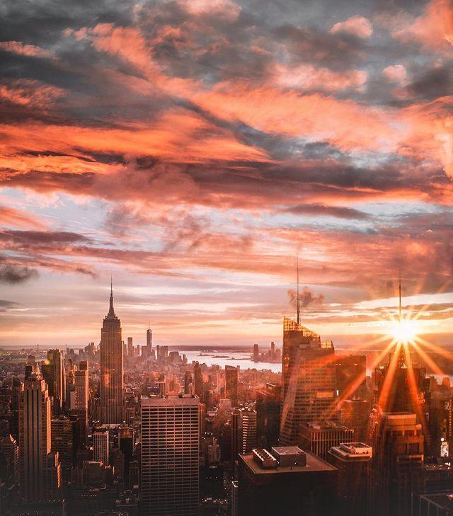 峭石之巅观景台从直入云天的城市之巅眺望纽约全景