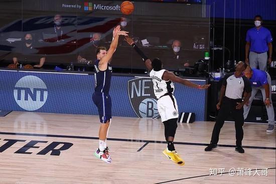 今天争冠热门快船队被21岁的nba第一帅锅东契奇绝杀据说