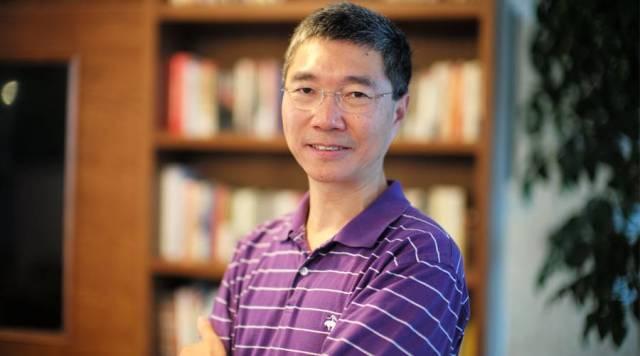 吴军新版大学之路发布会清华附中校长王殿军发表教育观点