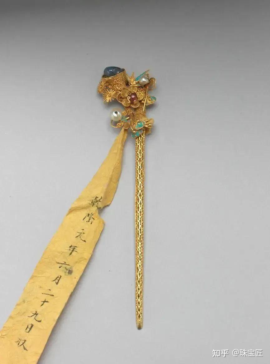 古代首饰界黑科技!簪子也能防中暑?明清贵妇的降温神器:“会呼吸”的气通簪 - 知乎