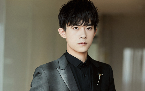 易烊千玺的电影最新消息 v2-51e178f641fe7e705e5e5a83dcfe5d06_1440w.jpg?source=172ae18b