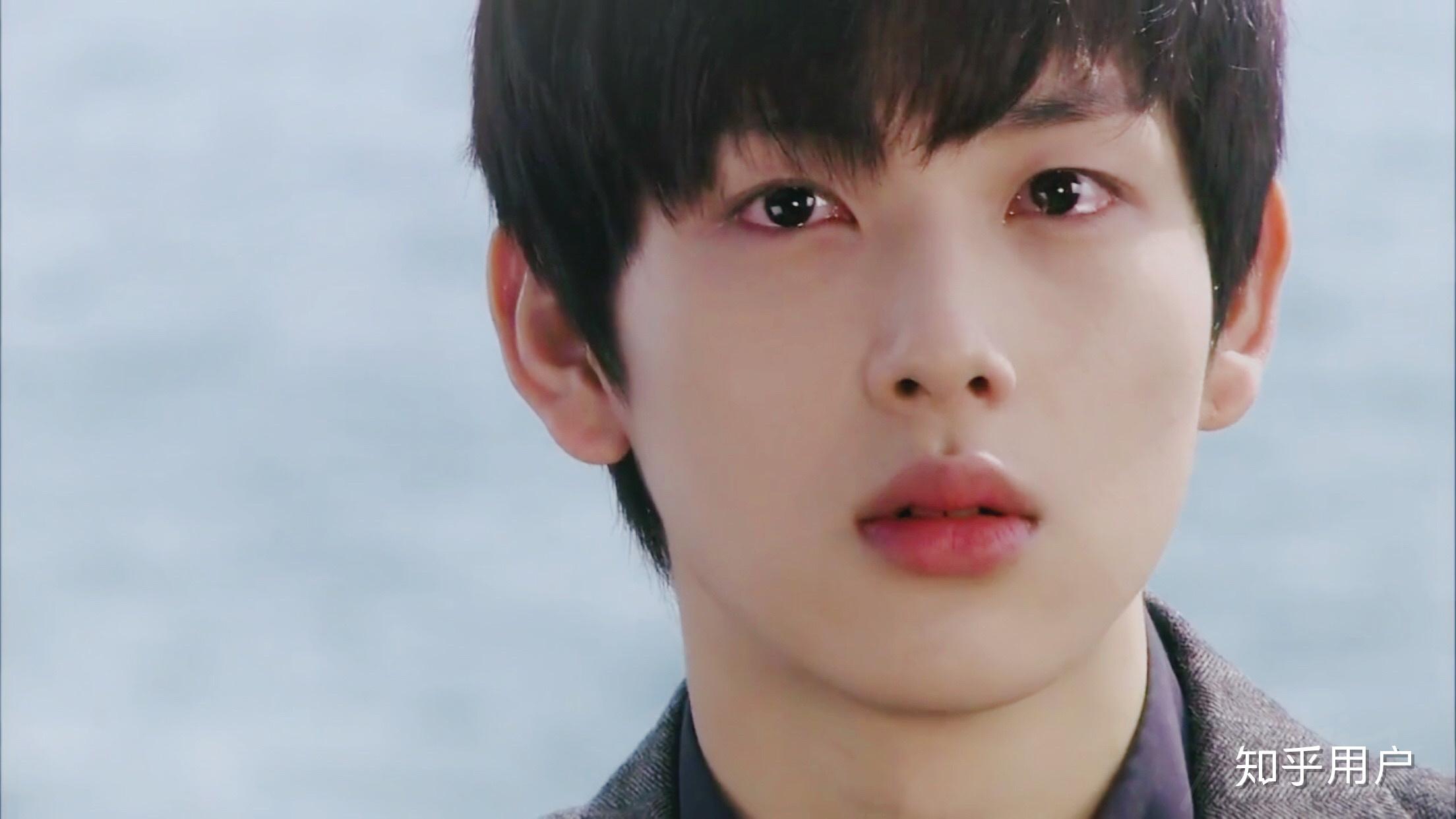 如何评价韩国演员任时完的外貌