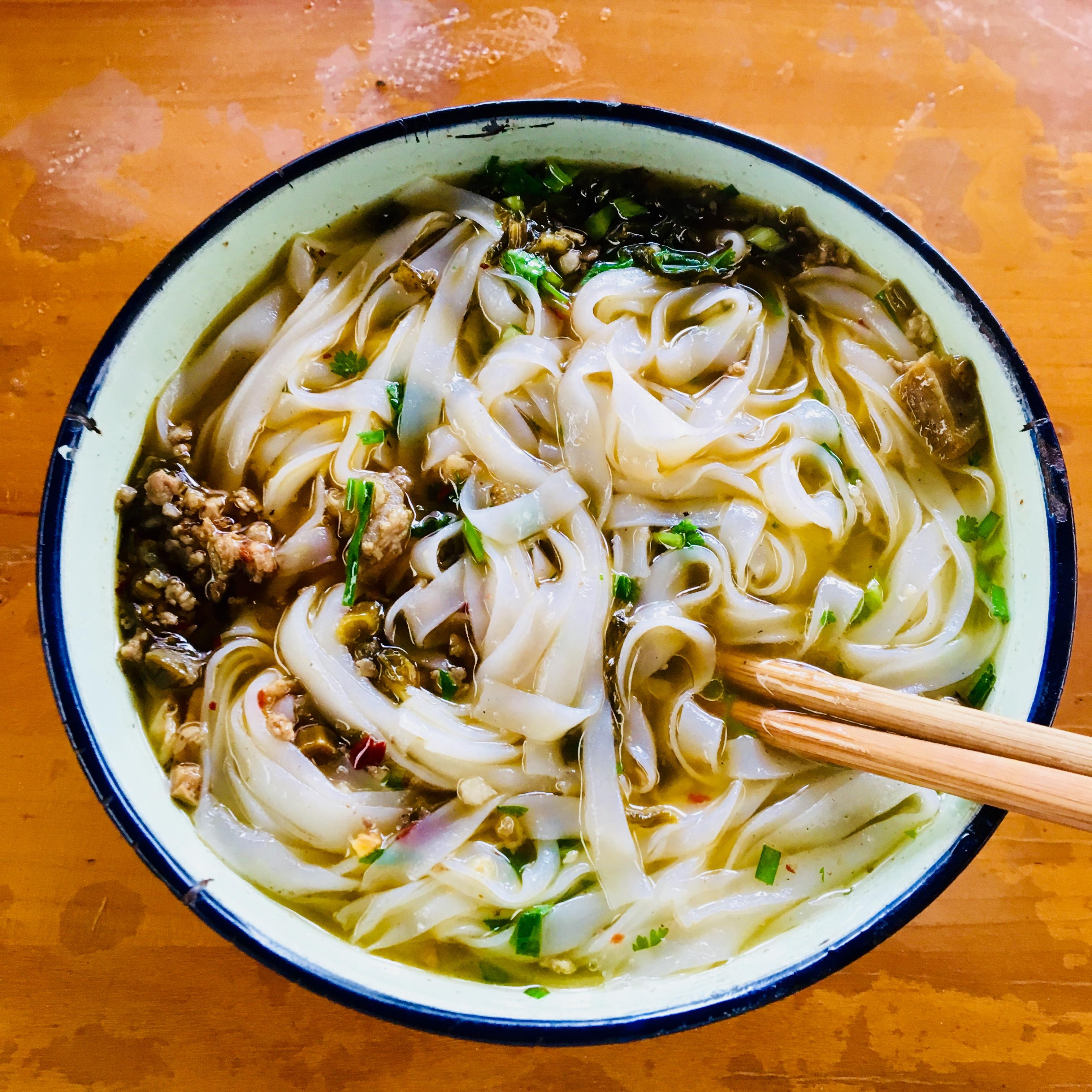 肉末酸菜米粉 v2-520d689930472dd27ba310b16179b926_r.jpg