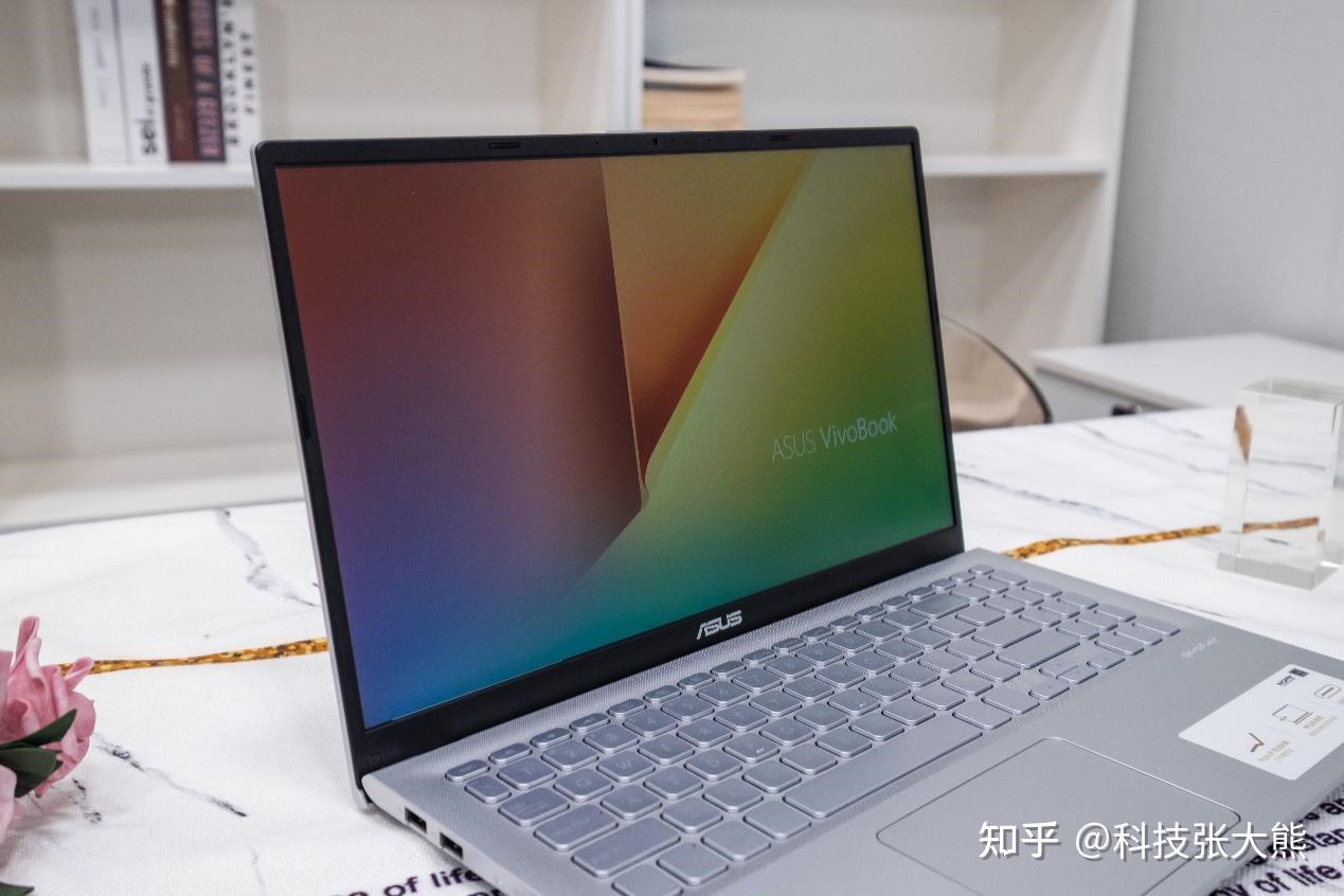 性能强劲的vivobook15s财务心中的全能本