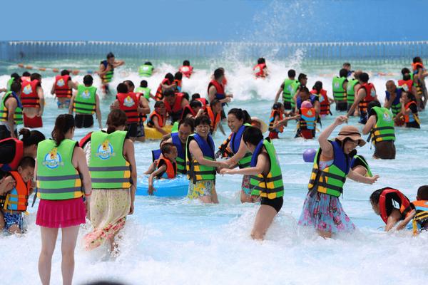 夏日独宠成都20000㎡超趣大型水上乐园上新体验一飞冲天的快感