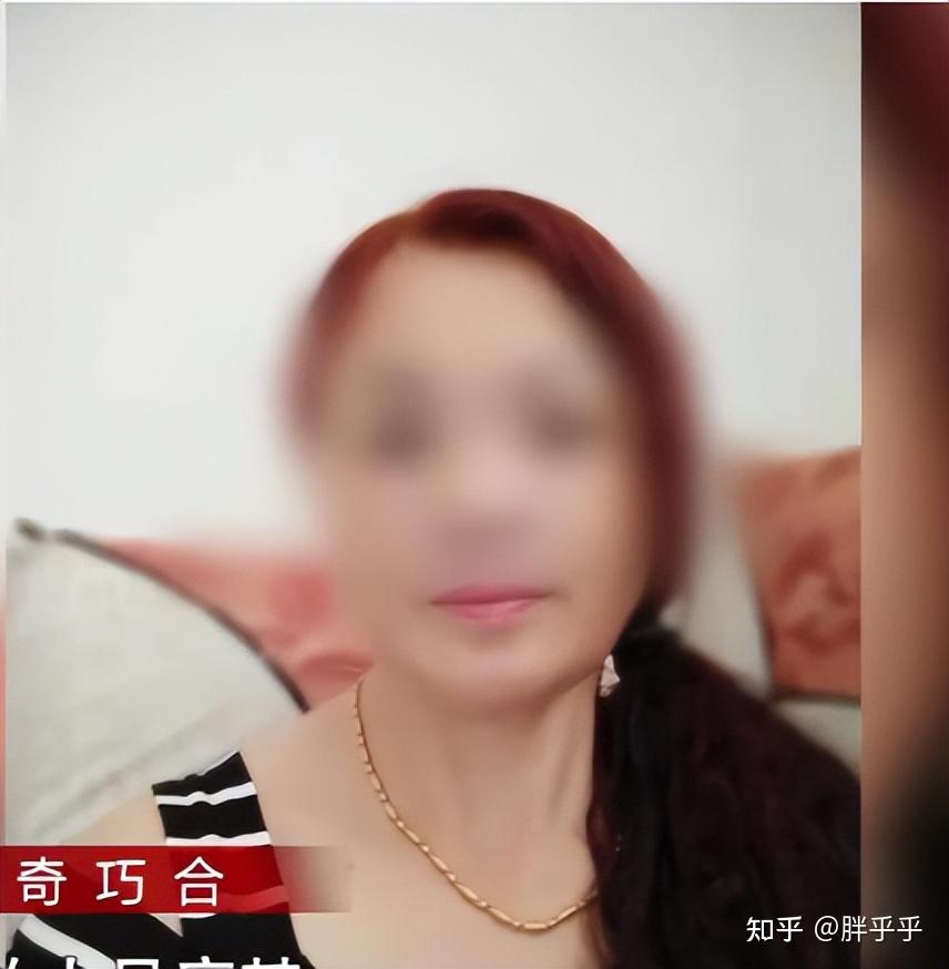 51歲大媽很是風騷與小男友交往纏綿因手上都是金鐲子被殺害