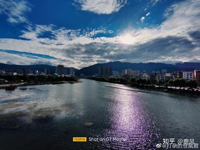 假期也想拍得美美的realmegt大师版超强拍照让美景尽收眼底