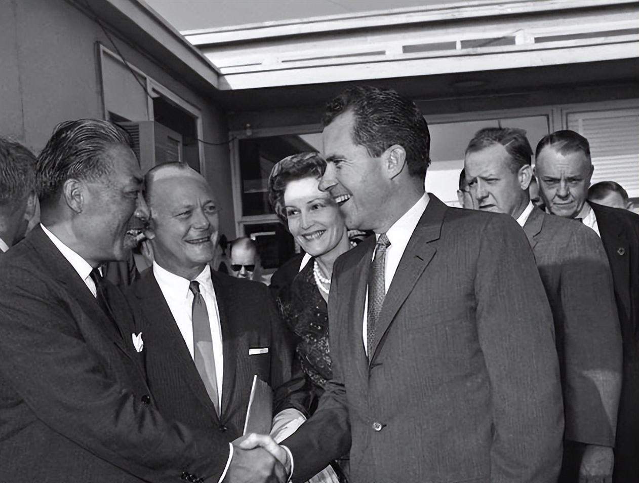 邝友良:首位参选美国总统的华裔,晚年被儿子气死,夏威夷降半旗