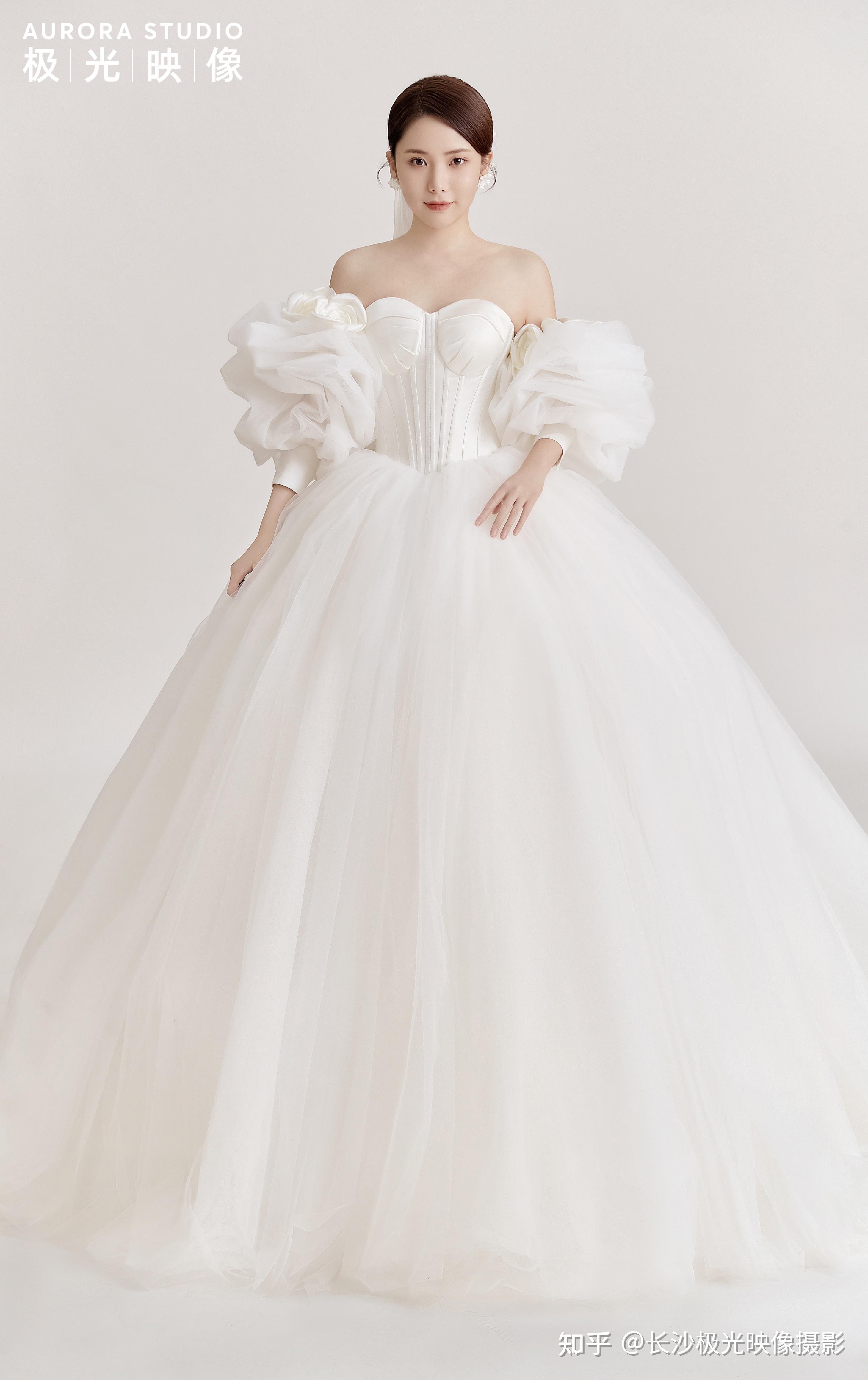 婚纱照极简风怎么拍才好看简约不失端庄呢