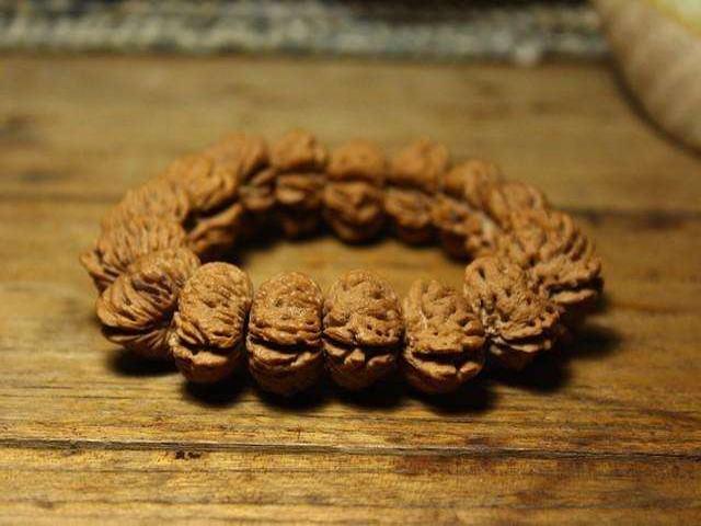 如何挑选文玩桃核 v2-530eeb06a3393851f51169b0cce4544e_r.jpg