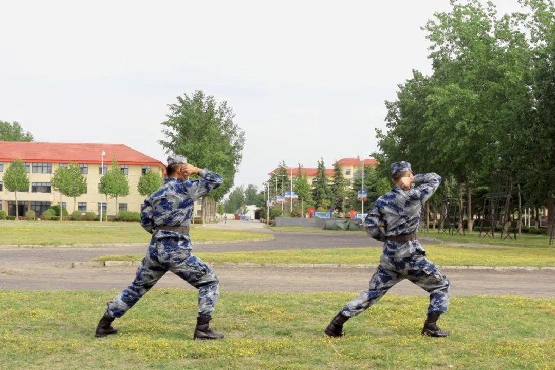 警卫拳一至十六式图解图片