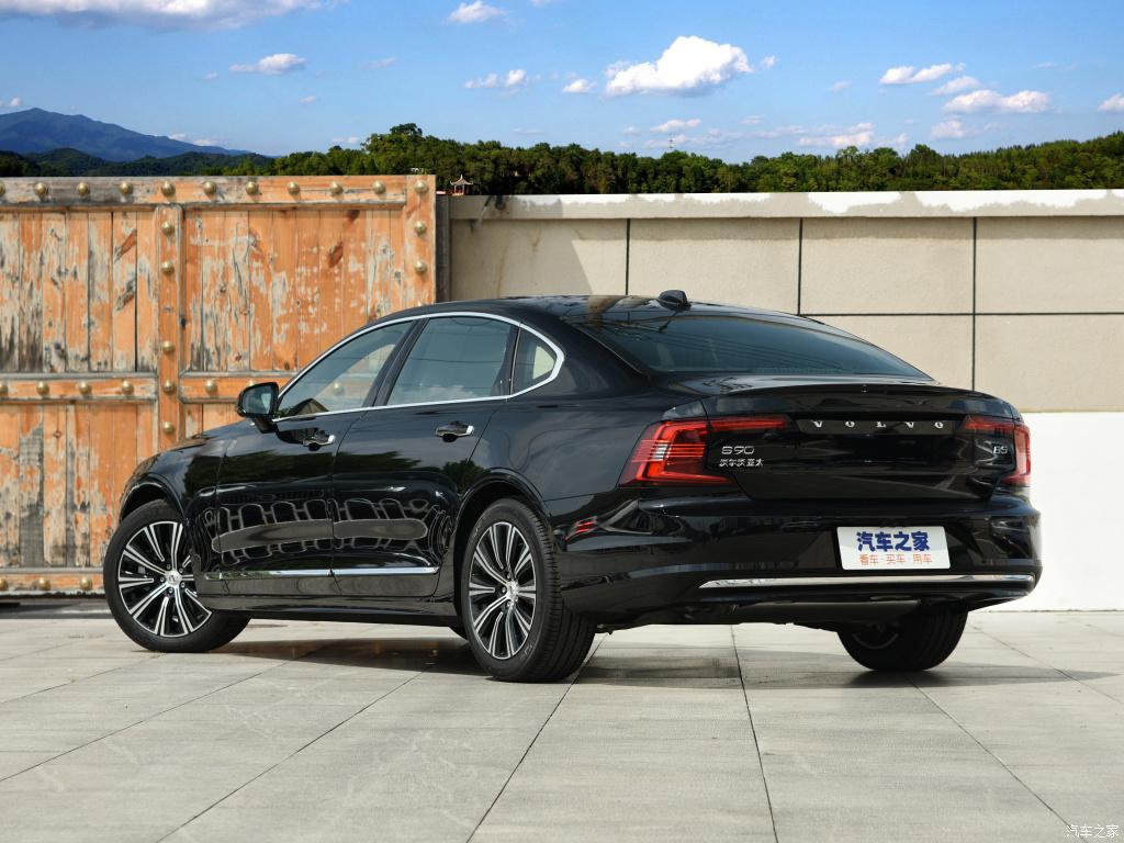 2021款沃尔沃s90燃油版帅气的外表能否赢得你的喜爱