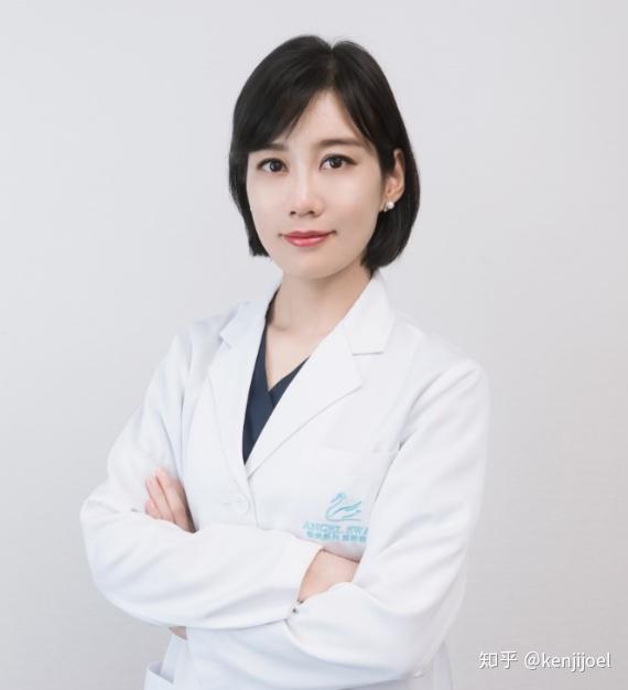 李琼博士皮肤情况:肤质偏干,但有少许细纹擅长项目:玻尿酸丰面颊