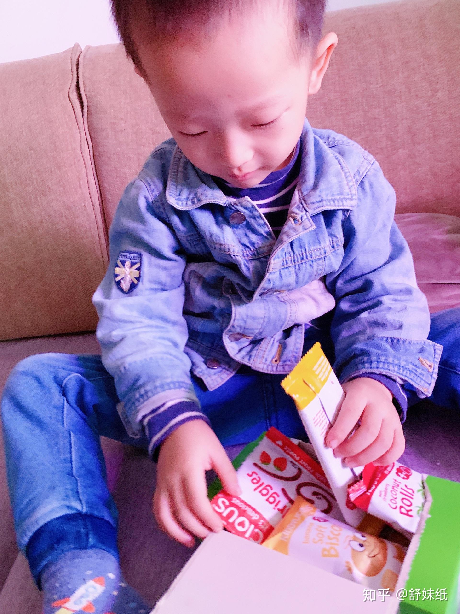 孩子吃的小零食比较健康 v2-5376d8bcdcf2d7aacb4a11ac7c393f72_r.jpg