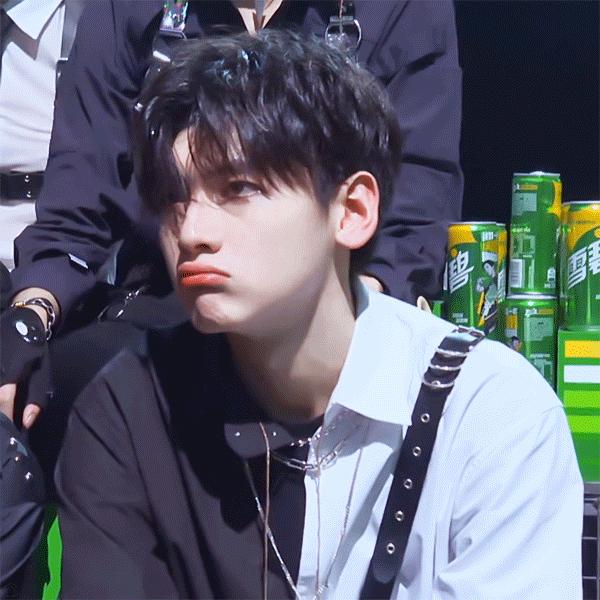 翟潇闻表情包 - 知乎