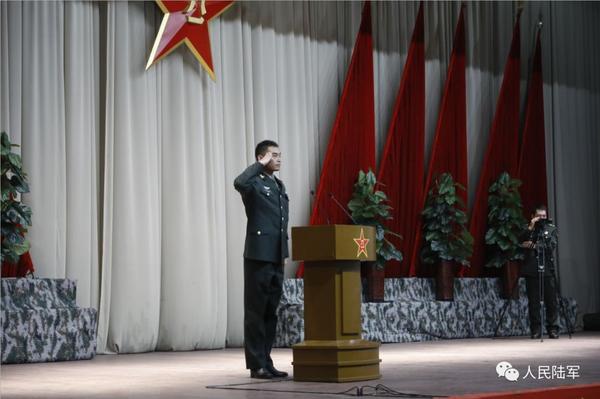 标兵主讲!数万人同上一堂课