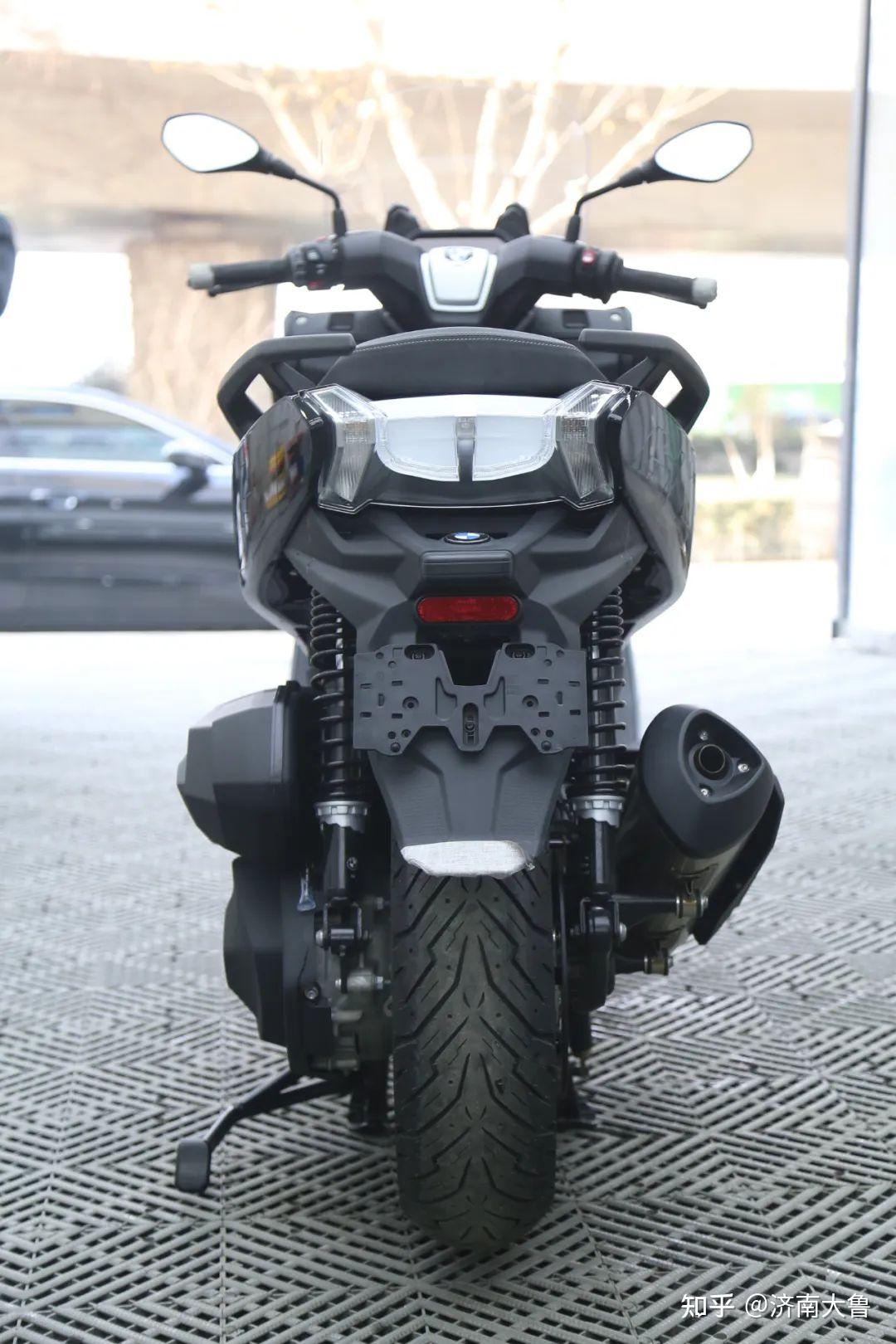 两台宝马经典摩托车全车装贴xpel隐形车衣透明保护膜 - 知乎