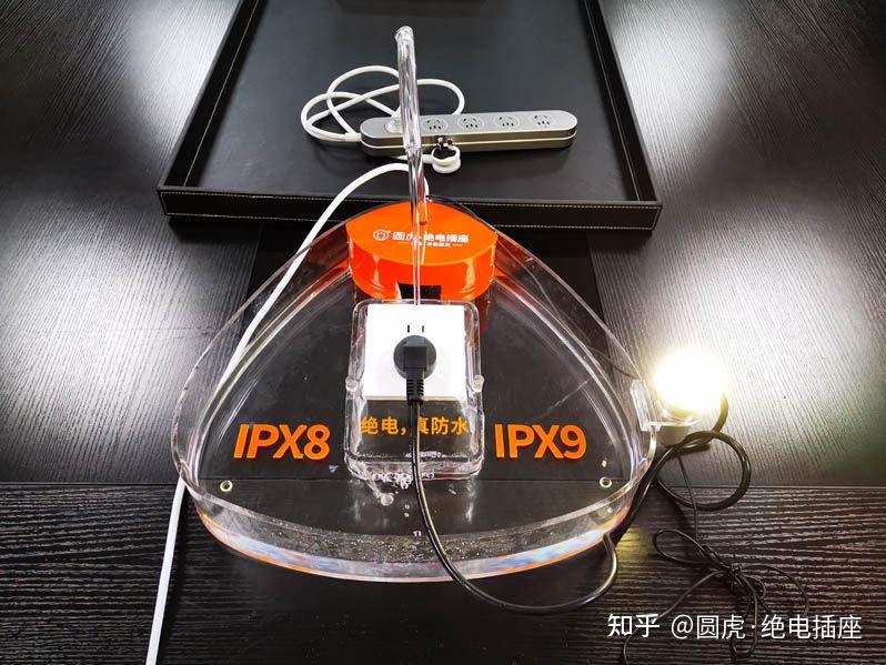 阿尔刚雷行政总监,阿尔刚雷圆虎科技副总裁秦唯真说,传统插座七八个零