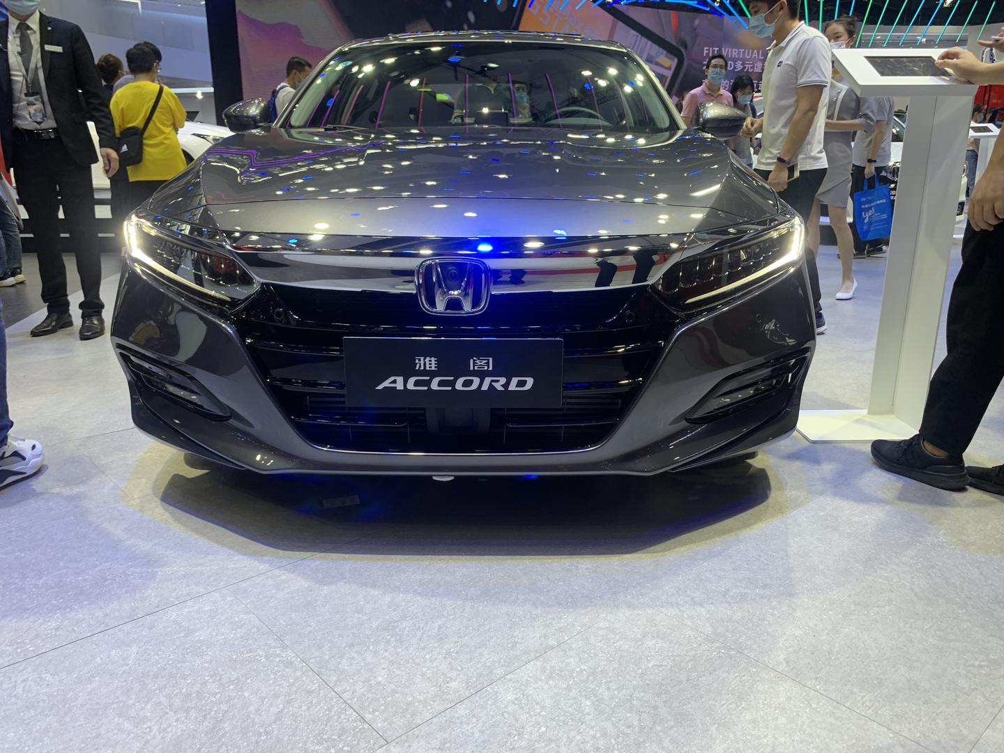 2020年广州车展本田雅阁造型很有大气的运动范