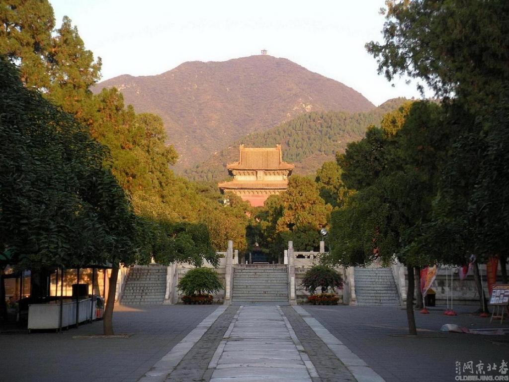 [图说]古今影像大明十三陵－－十五，明神宗万历帝朱翊钧定陵之开放的皇陵-明十三陵背后的帝王传奇