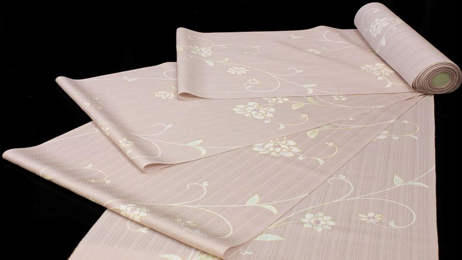 翻译过来是纯蚕丝制作的布料,幅宽一般在35-55厘米之间,与古代的窄