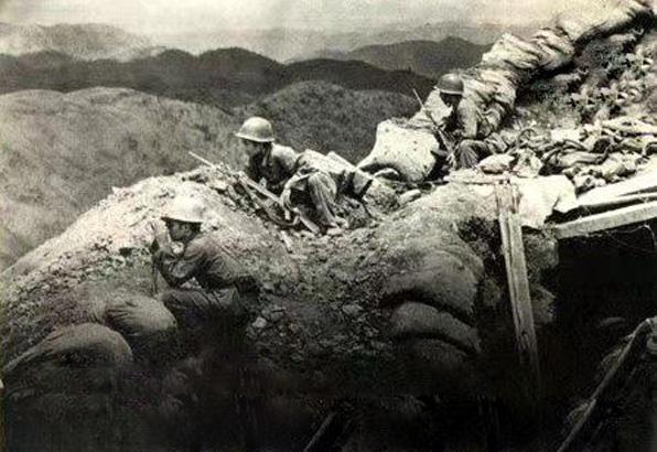 中越战争罕见白刃战12勇士集体牺牲排长至死咬住越军耳朵