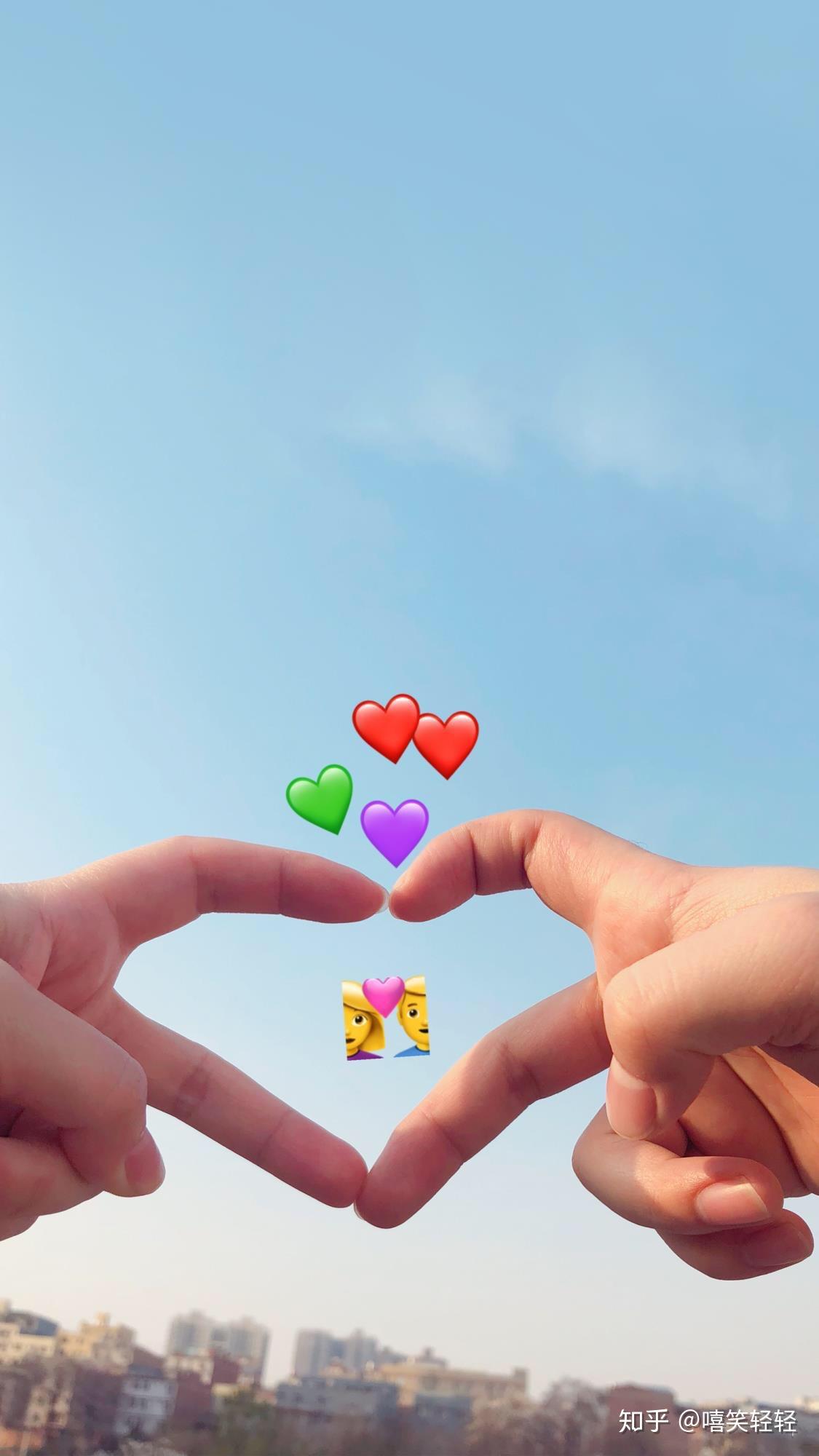 分享手势蓝天壁纸