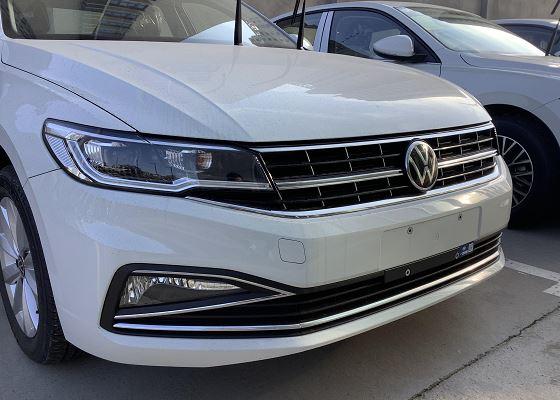 2021款大众宝来实车到店,白色车身简洁大方,1.4t动力充沛! - 知乎