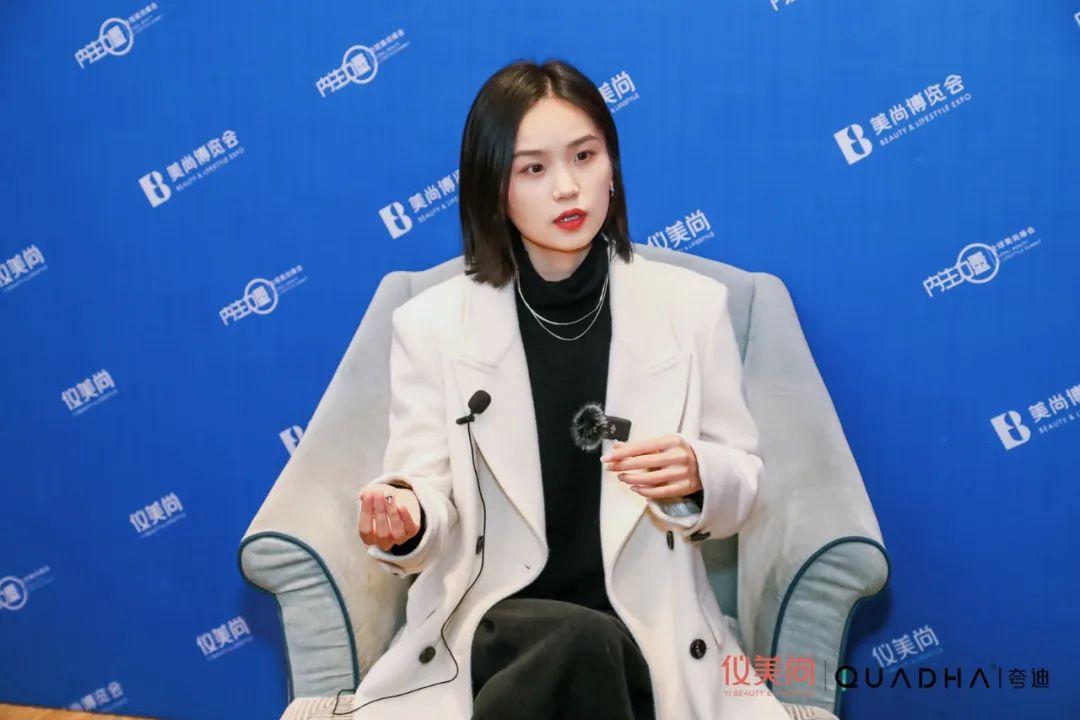 胡楚靓为什么能长红8年？ - 知乎