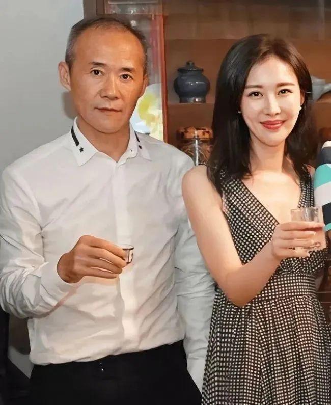 万科借款218亿！74岁王石娇妻幼女惹人羡，网友：姜还是老的辣 - 知乎
