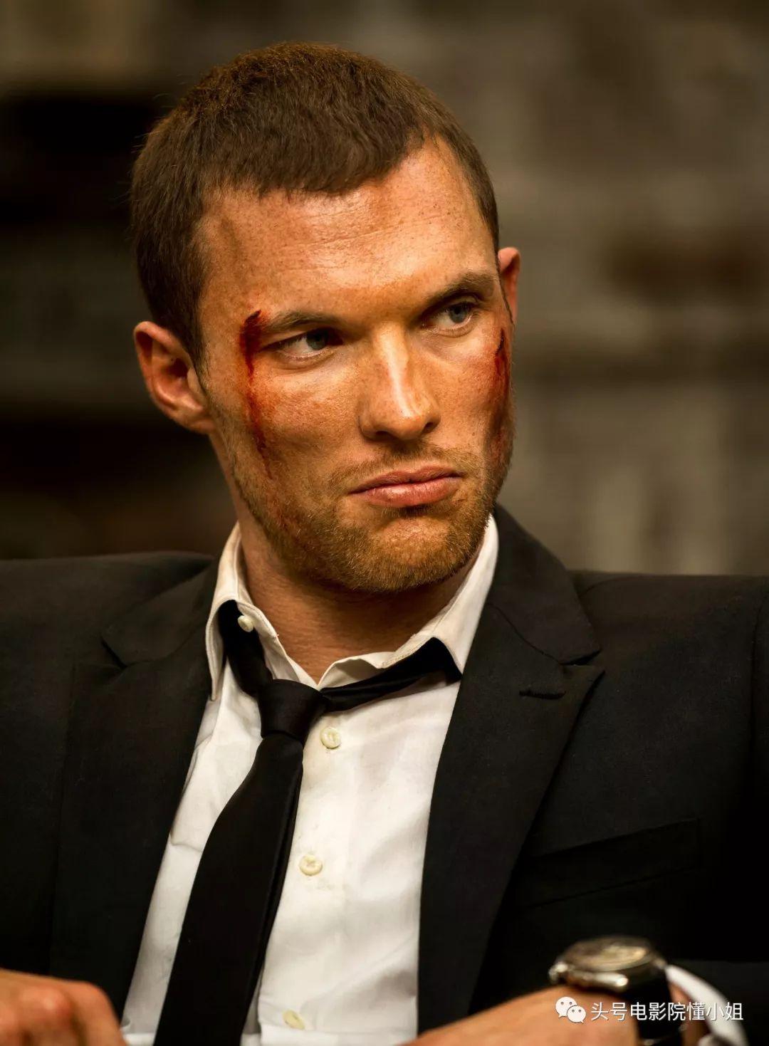 等人出演了漫威电影《死侍》,他饰演反派阿贾克斯(本名弗朗西斯),是