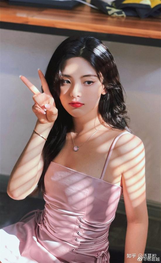 直播事故！杨超越在直播期间疑不慎走光，其工作室发出声明回应 - 知乎