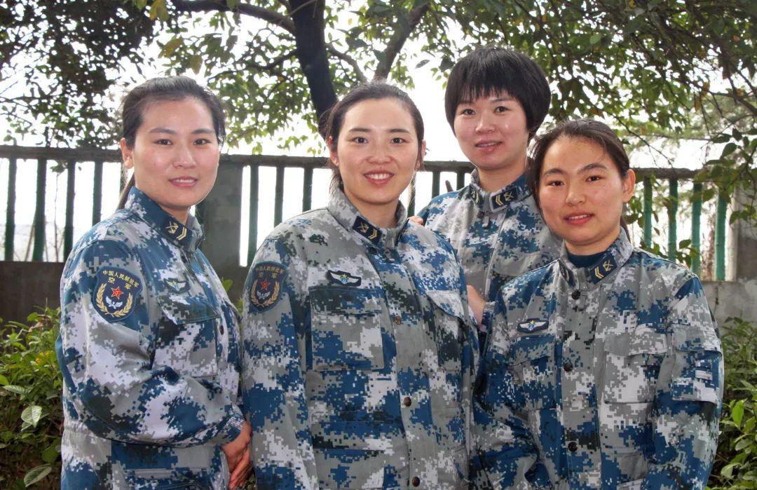 女卫生员也是战斗员