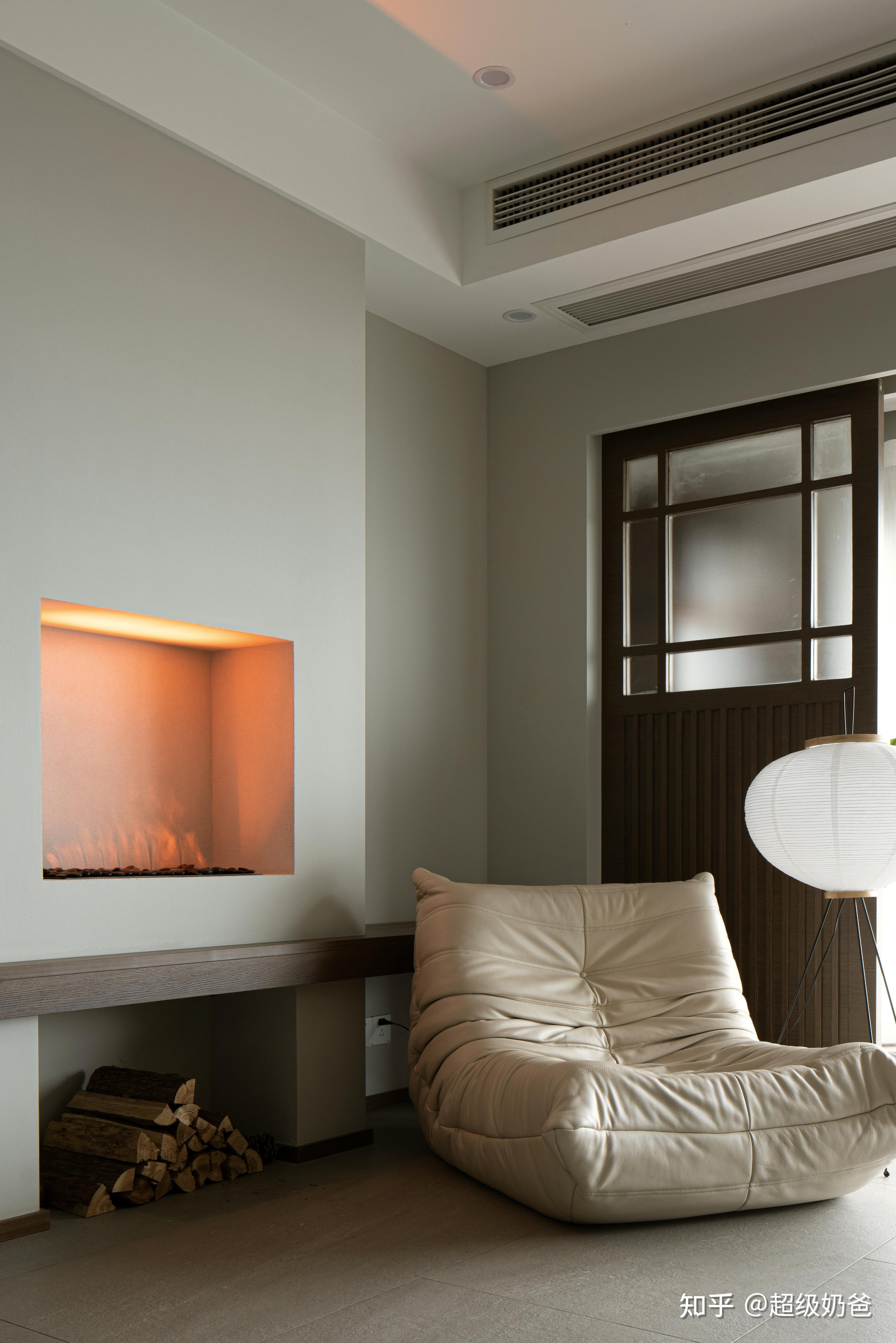110㎡简约风雾化壁炉几何线条简化空间功能回归生活本质