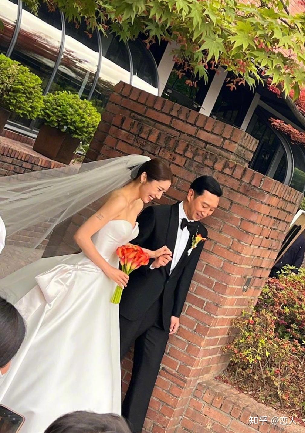 韩女星孙淡妃婚礼现场照公开鸟叔林秀香等现身