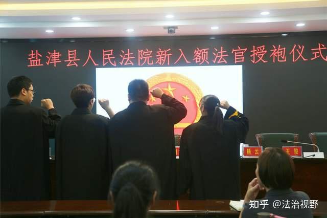 法袍加身 使命在肩 - 知乎