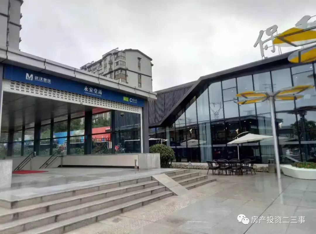 该项目位于地铁永安堂站口(注意是真真的地铁口哦,地铁4号线永安堂c站