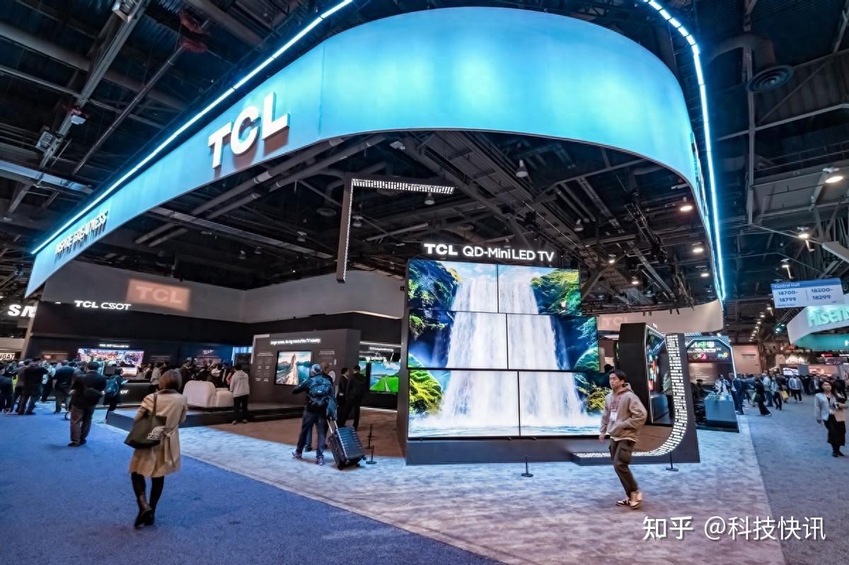tcl今年的ces展台上,有着时尚大气的颜值,画质绚丽动人的大屏幕电视无
