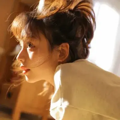 2024温柔到极致的女生头像(共16张)