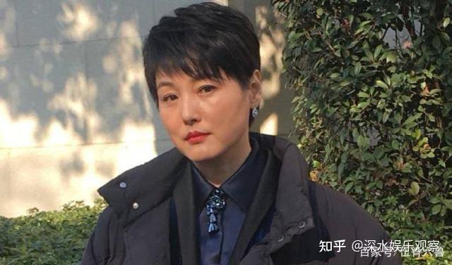 男人婆张延晒田园生活回到娘家心情好近50岁保养如初