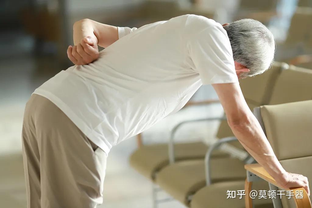 人老了为什么会变矮？这几个习惯，早知道早预防 - 知乎