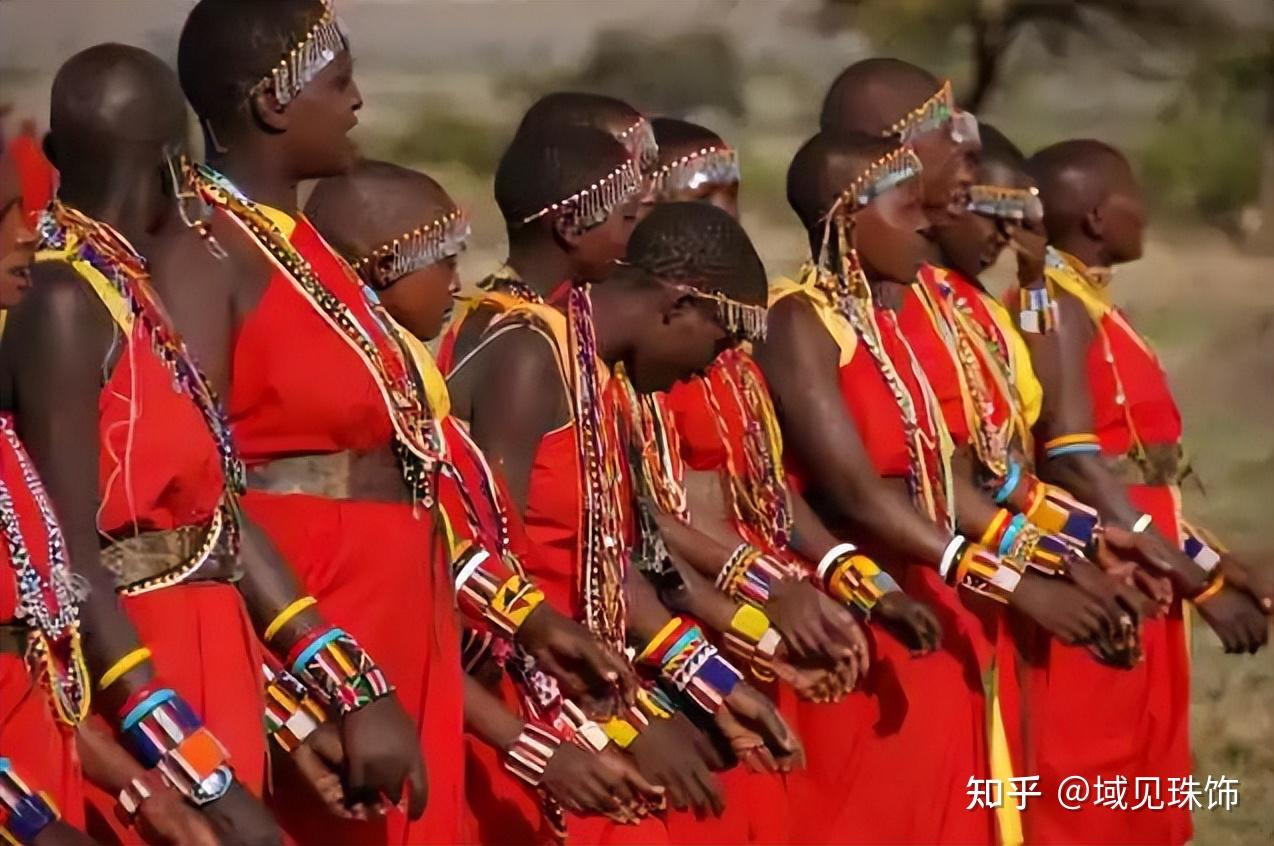 音乐与舞蹈:非洲原住民部落的音乐和舞蹈是他们文化中不可或缺的一