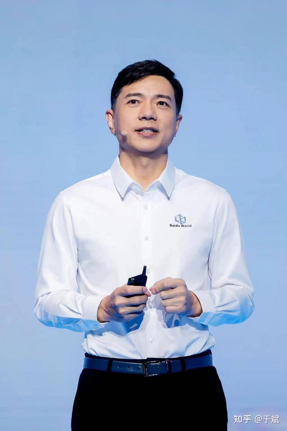 据介绍,融入了大模型的全新百度文库,甚至可以彻底颠覆人们的办公和