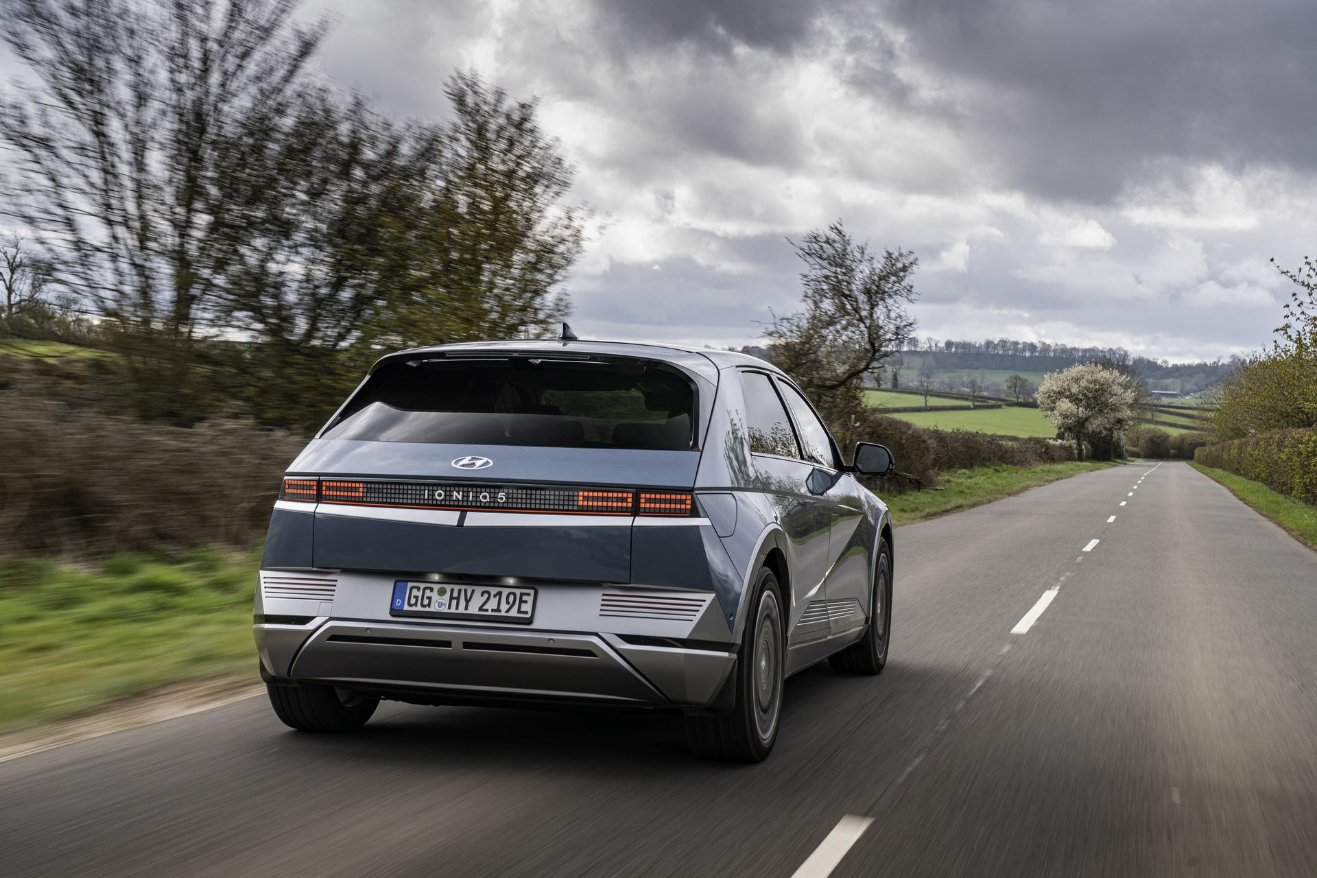 可选太阳能车顶曝现代电动汽车艾尼氪5海外售价